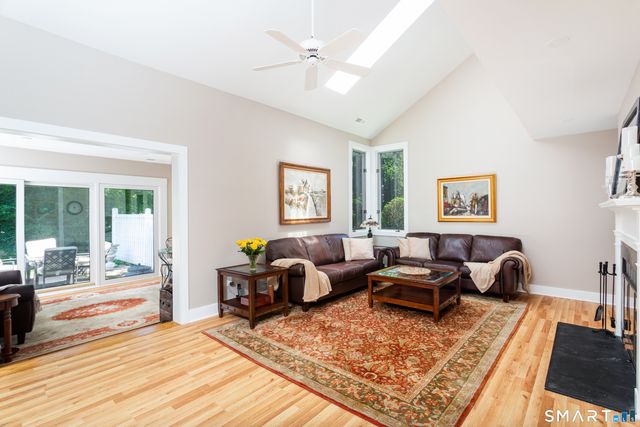 316 Lansdowne 316, Westport, CT 06880