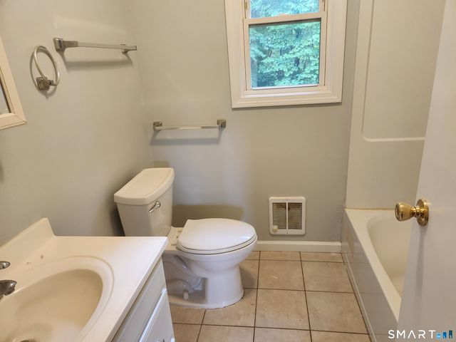 1 Knollwood Drive, Bethel, CT 06801