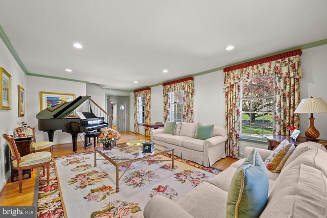 8 GLENPERTH LN, Cherry Hill, NJ 08003