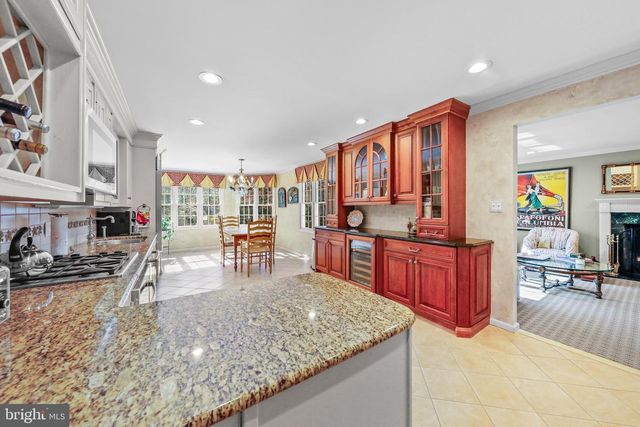 8 GLENPERTH LN, Cherry Hill, NJ 08003