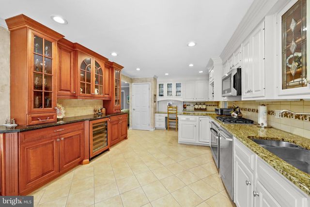 8 GLENPERTH LN, Cherry Hill, NJ 08003
