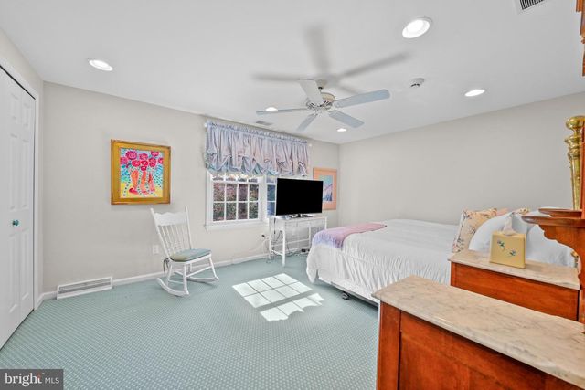 8 GLENPERTH LN, Cherry Hill, NJ 08003