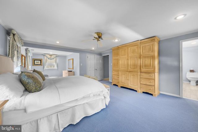 8 GLENPERTH LN, Cherry Hill, NJ 08003