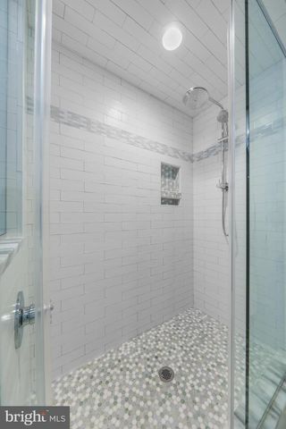 8 GLENPERTH LN, Cherry Hill, NJ 08003