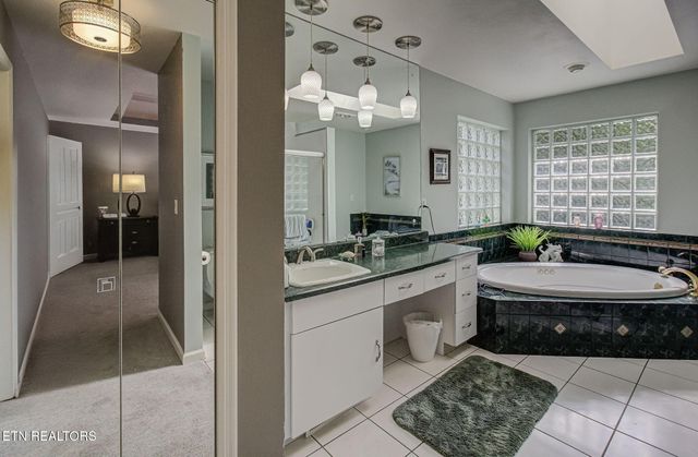 255 Chatuga Way, Loudon, TN 37774
