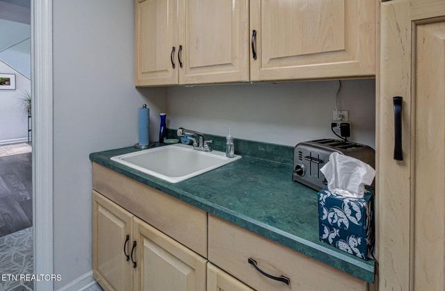 255 Chatuga Way, Loudon, TN 37774