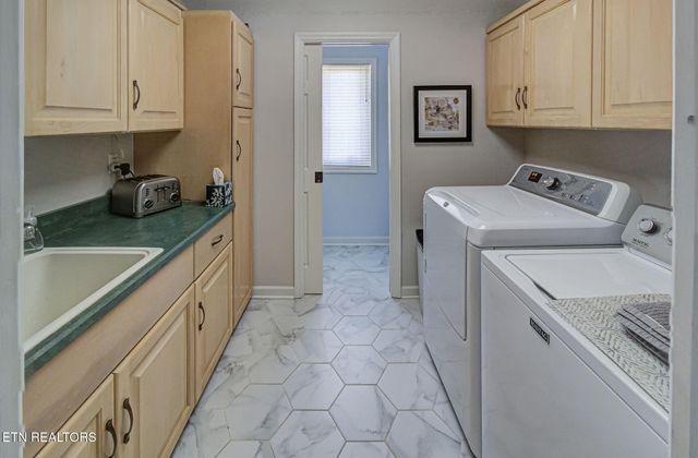 255 Chatuga Way, Loudon, TN 37774