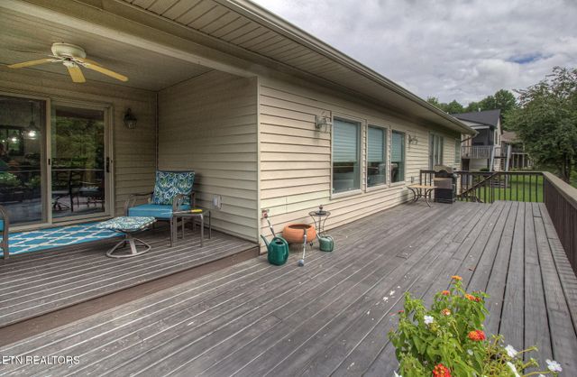 255 Chatuga Way, Loudon, TN 37774
