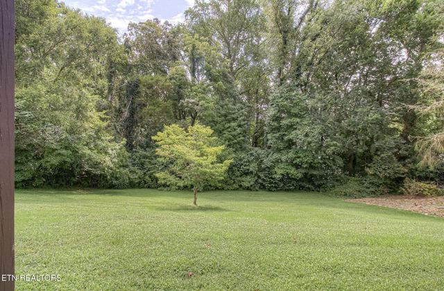 255 Chatuga Way, Loudon, TN 37774