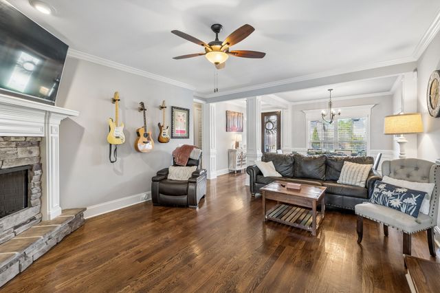 608 Southshore Pt, Mount Juliet, TN 37122