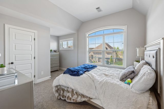 608 Southshore Pt, Mount Juliet, TN 37122