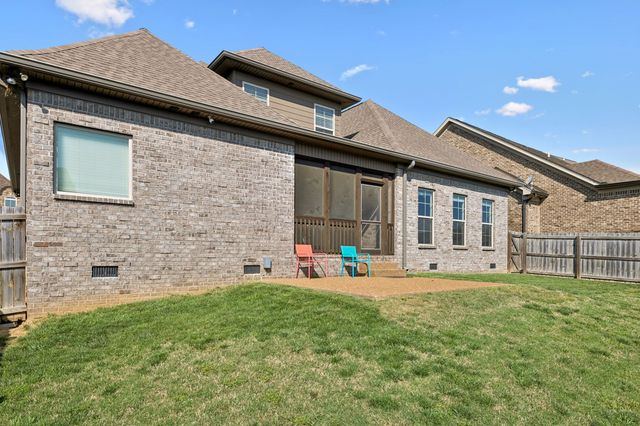 608 Southshore Pt, Mount Juliet, TN 37122
