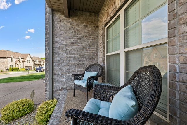 608 Southshore Pt, Mount Juliet, TN 37122