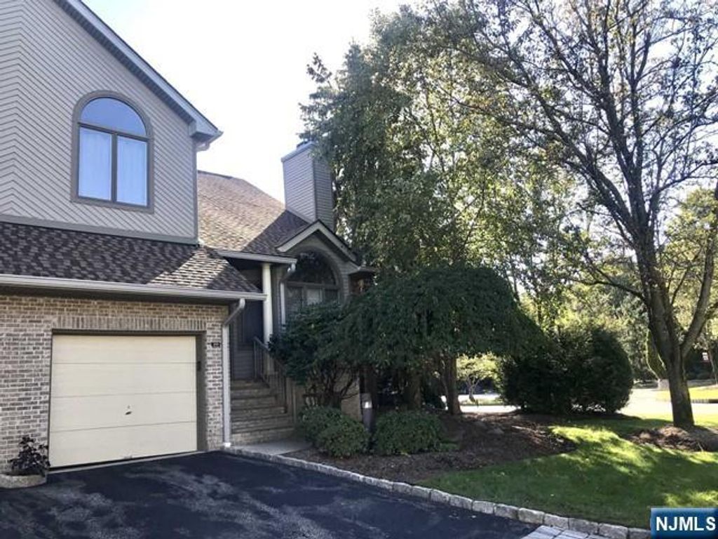 201 Beech Court, Norwood, NJ 07648