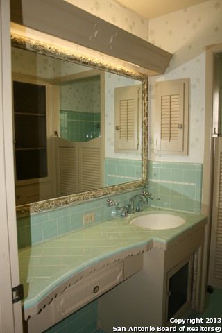 11015 BURR OAK DR., San Antonio, TX 78230