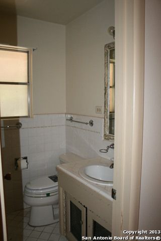 11015 BURR OAK DR., San Antonio, TX 78230