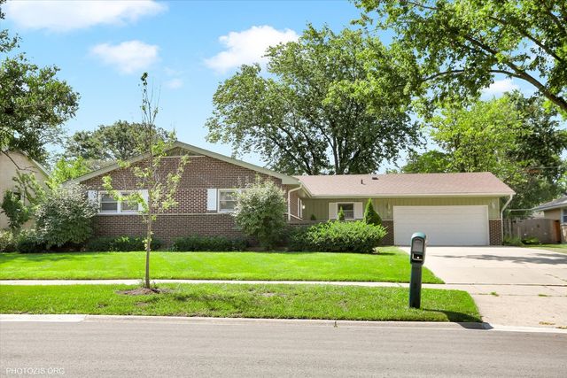 963 Garden Lane, Wheeling, IL 60090