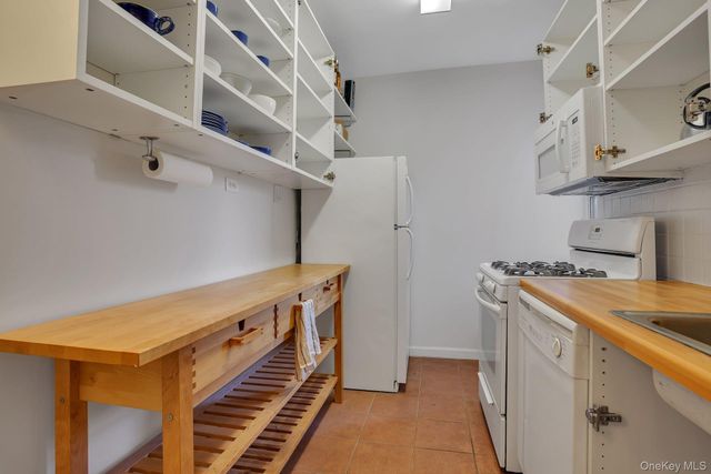 113-14 72nd Road 3D, Forest Hills, NY 11375