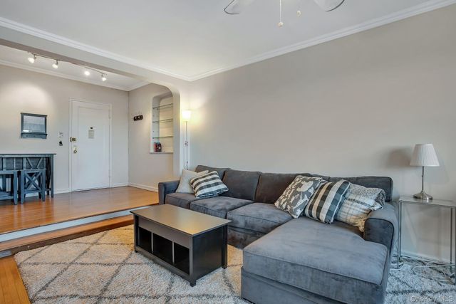 113-14 72nd Road 3D, Forest Hills, NY 11375