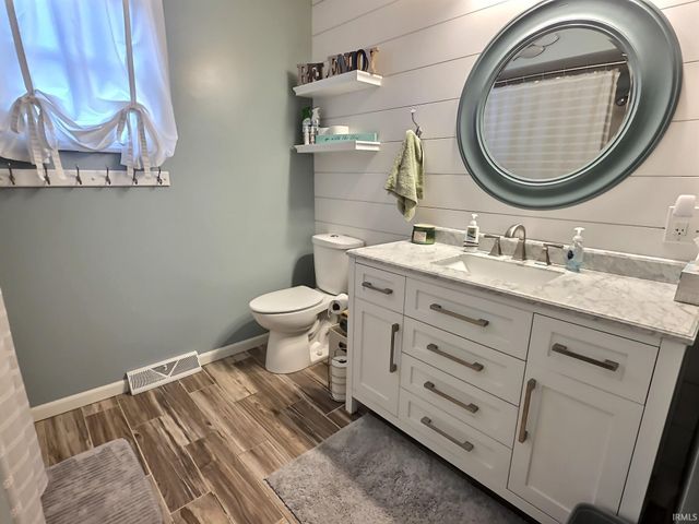 7783 N Tippecanoe Drive, Walkerton, IN 46574