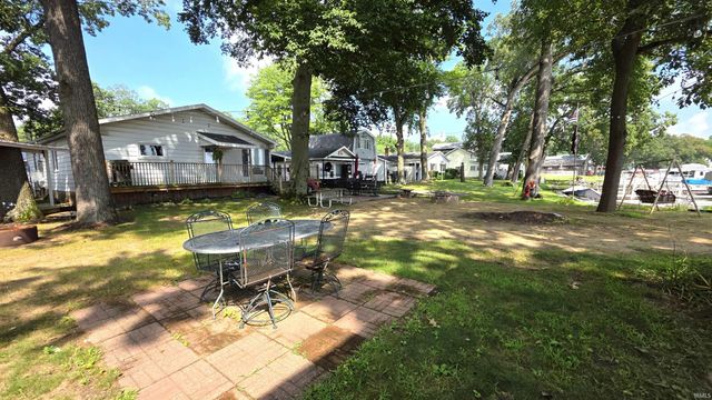 7783 N Tippecanoe Drive, Walkerton, IN 46574