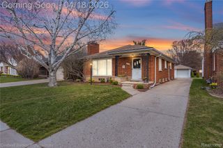 1544 Dorthen Avenue, Grosse Pointe Woods, MI 48236