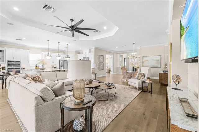 15274 Arpino CT, Naples, FL 34114