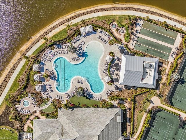 15274 Arpino CT, Naples, FL 34114