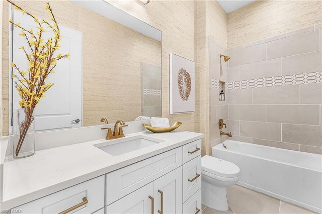 15274 Arpino CT, Naples, FL 34114