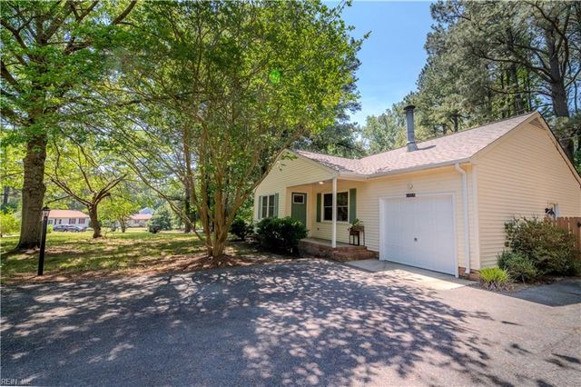 6464 Meadow DR, Gloucester, VA 23061