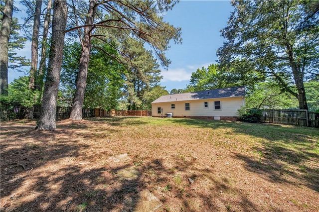 6464 Meadow DR, Gloucester, VA 23061