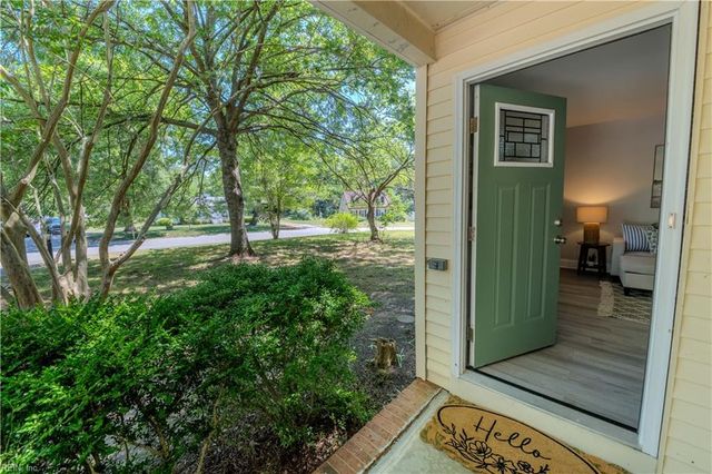 6464 Meadow DR, Gloucester, VA 23061