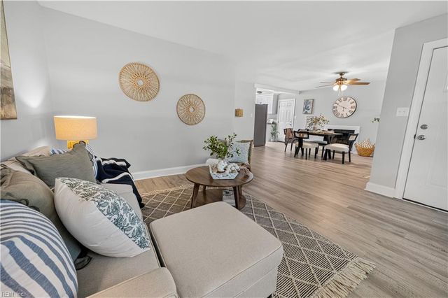 6464 Meadow DR, Gloucester, VA 23061