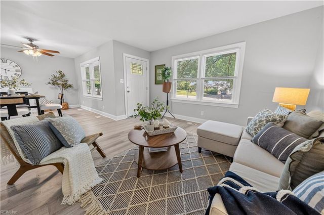 6464 Meadow DR, Gloucester, VA 23061