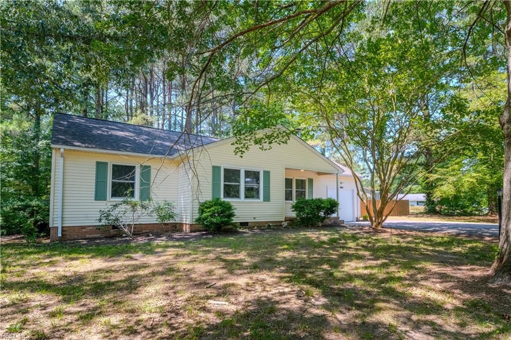 6464 Meadow DR, Gloucester, VA 23061