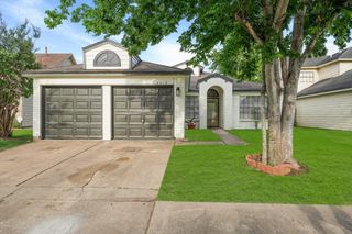 7215 Trogon Lane, Houston, TX 77083