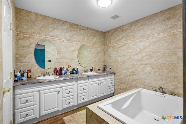 9795 Fm 622, Goliad, TX 77963