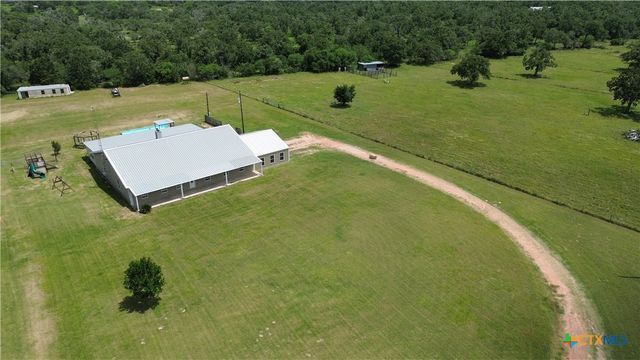9795 Fm 622, Goliad, TX 77963
