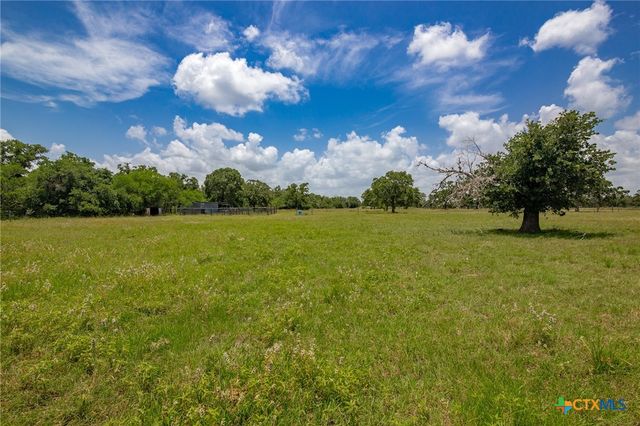 9795 Fm 622, Goliad, TX 77963