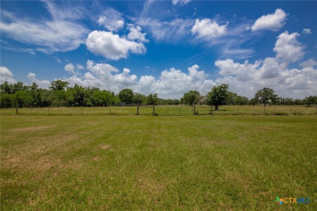 9795 Fm 622, Goliad, TX 77963