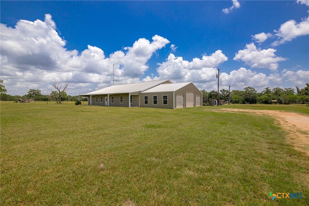 9795 Fm 622, Goliad, TX 77963