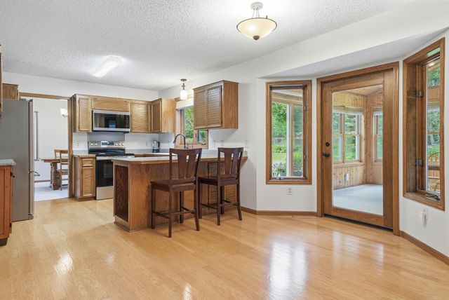 4085 Deerwood Trail, Eagan, MN 55122