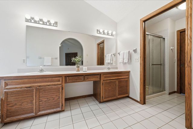 4085 Deerwood Trail, Eagan, MN 55122