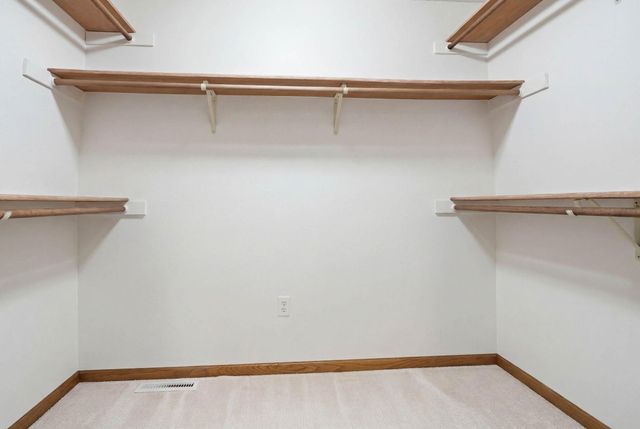 4085 Deerwood Trail, Eagan, MN 55122