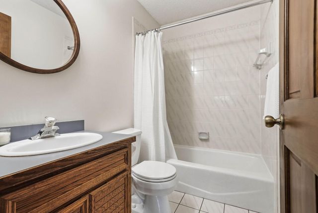 4085 Deerwood Trail, Eagan, MN 55122