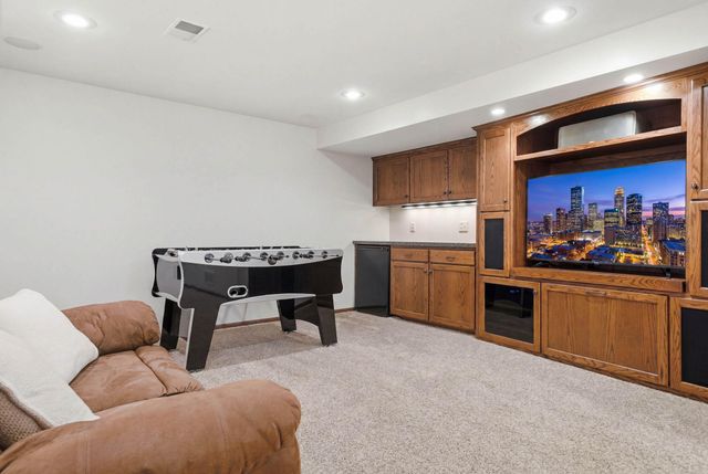 4085 Deerwood Trail, Eagan, MN 55122