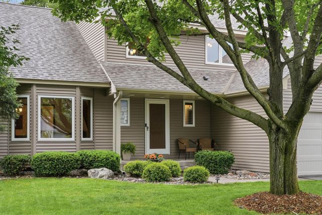4085 Deerwood Trail, Eagan, MN 55122