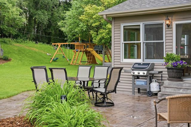 4085 Deerwood Trail, Eagan, MN 55122