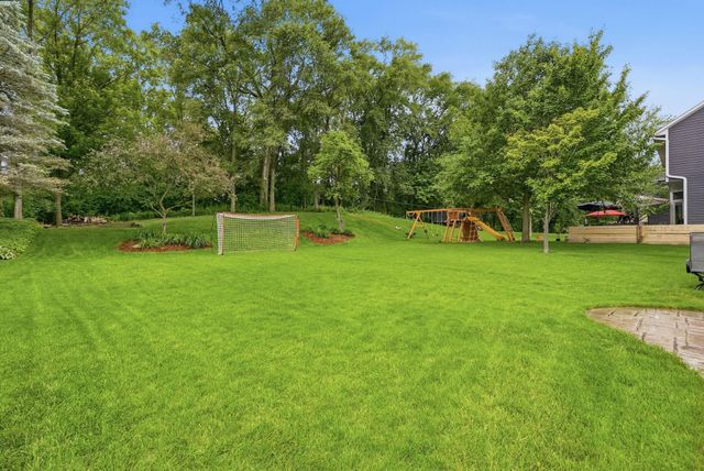 4085 Deerwood Trail, Eagan, MN 55122