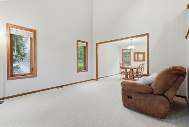 4085 Deerwood Trail, Eagan, MN 55122
